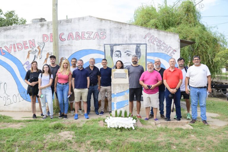 Homenaje a Cabezas