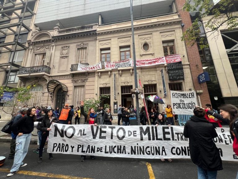 estudiantes-universidad-marcha-reclamo