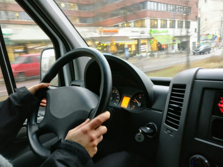 auto-transporte-manejar